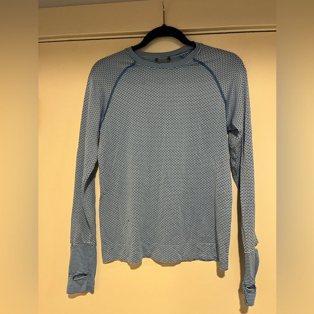 Oiselle women’s M long sleeve activewear